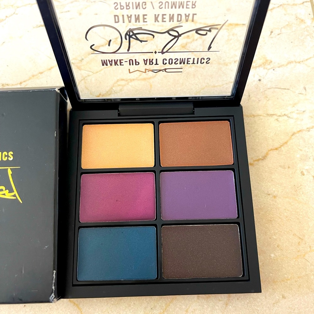 🍊Host Pick🍊 MAC Glamourize Me - limited edition eye palette